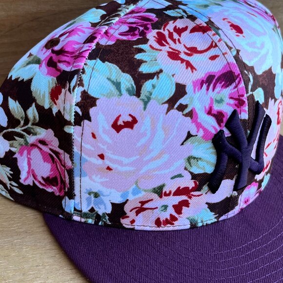 MITCHELL & NESS NEW YORK YANKEES FLORAL SNAPBACK HAT Purple Adjustable Fit NEW - Picture 3 of 4